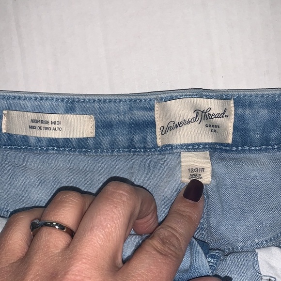 Universal Thread High Rise Midi Denim Shorts Size 12 - Picture 3 of 6